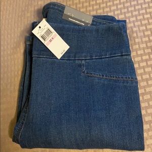 VAN HEUSEN STRETCH PULL ON JEANS